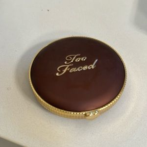 Two faced bronzer Dark Chocolate